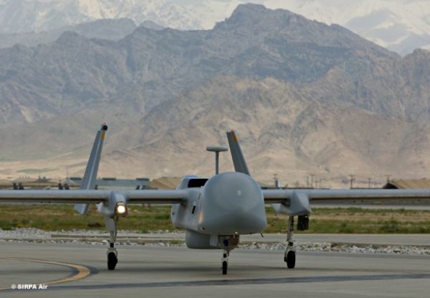 Premier vol du Harfang avec le Rover thumbnail