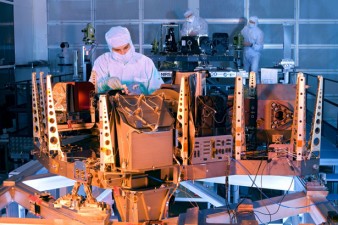 Astrium marque un pas dans le programme du télescope spatial James Webb