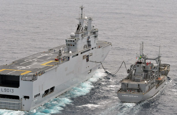 Un bâtiment de projection et de commandement (BPC) de la classe Mistral.