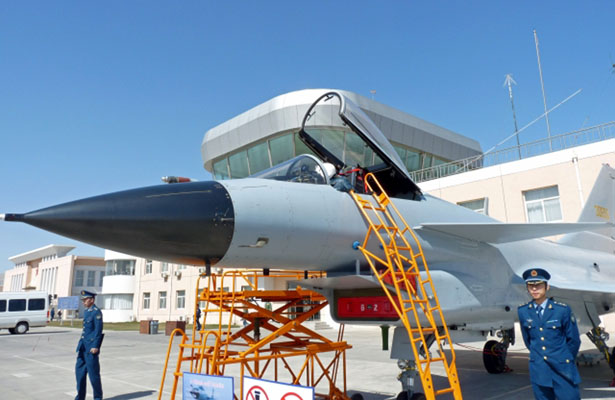 Le Chengdu J-10 serait une copie.