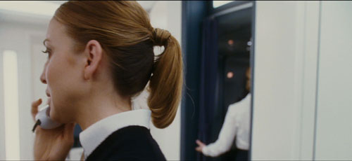 Durant le vol, les hôtesses assurent un service permanent.