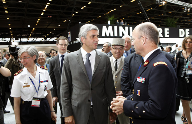 Hervé Morin était à l'inauguration du salon Eurosatory le 14 juin 2010 (Photo : B. Biasutto/DICoD).