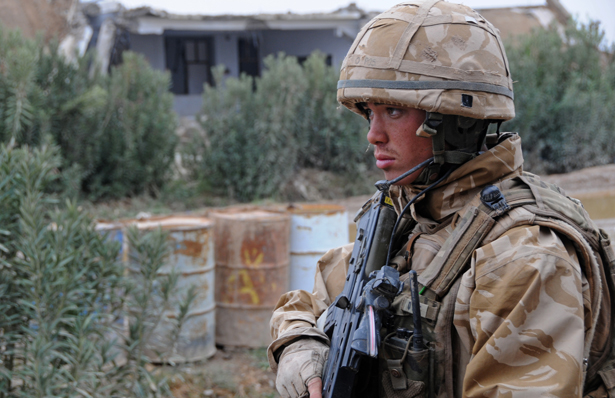 Helmand, Afghanistan - Un soldat des Royal Marines participe à l'opération Sond Chara, dans la province de Helmand Ali dans le sud de l'Afghanistan.