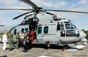 Un Caracal vole au secours d'un pêcheur espagnol