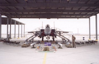 Les avions de combat sont "une menace de déstabilisation"