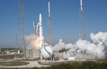 Première mission réussie pour Falcon 9