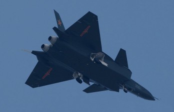 Premier vol du chasseur chinois J-20