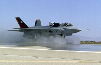 Le Pentagone suspend les acquisitions de F-35