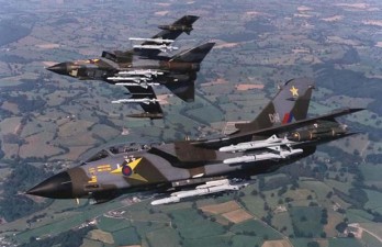 Libye : les Tornado tirent des missiles Storm Shadow sur les derniers bastions kadhafistes Libye : les Tornado tirent des missiles Storm Shadow sur les derniers bastions kadhafistes