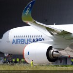 L'A350 XWB est sorti de l'atelier de peinture à Toulouse le 13 mai 2013.