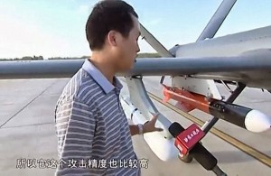 Le CH-1 armé de missiles et de bombes guidées.