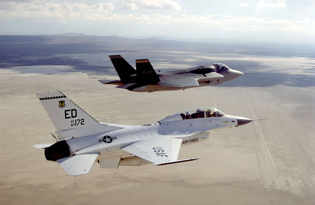 X-35 et F-16