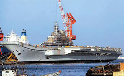 L'ex-Varyag en chantier à Dalian