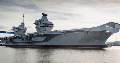 Le Queen Elizabeth a quitté son chantier naval Le Queen Elizabeth a quitté son chantier naval